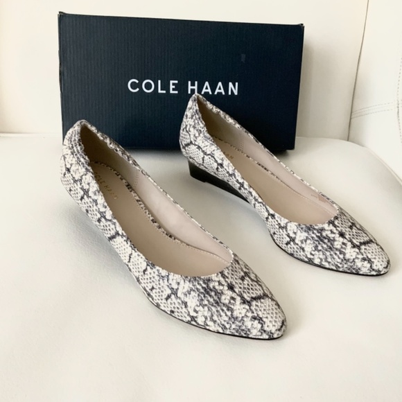 Cole Haan Kathryn Snake Print Wedge Pump Heels 8 - Picture 10 of 13